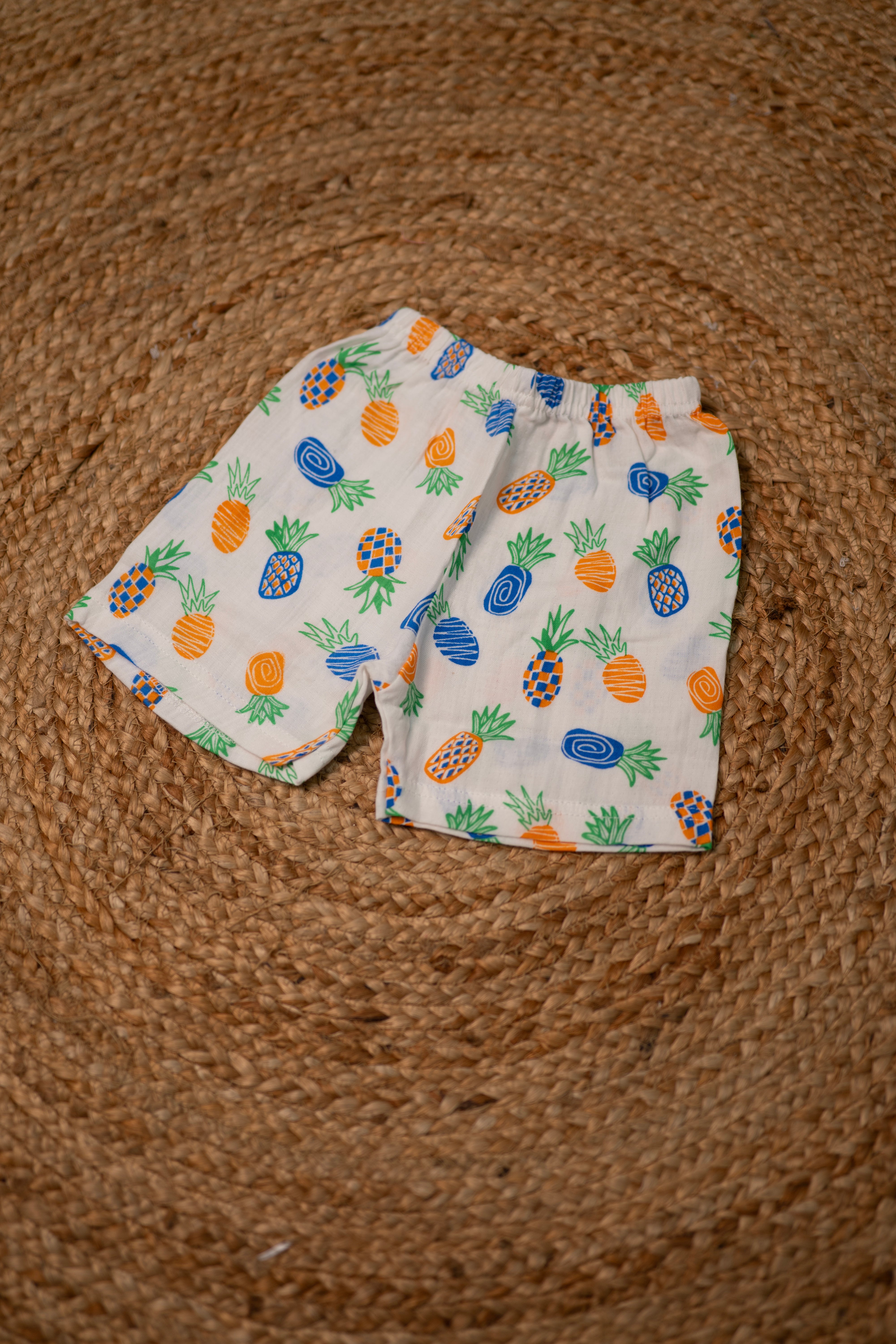 Girls shorts - Baby Bunny Print Shirt & Shorts Set half white color