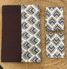 Queen size border bedspread - Brown with dusty blue zigzag