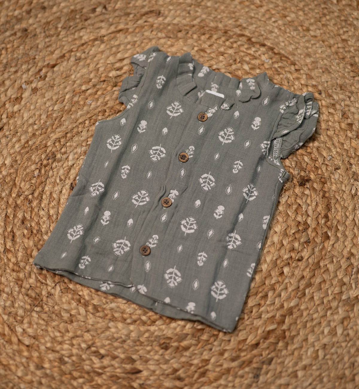Girls top - Gray base flower print