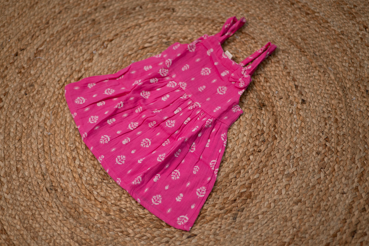 Girls Sleeveless Frock - pink color