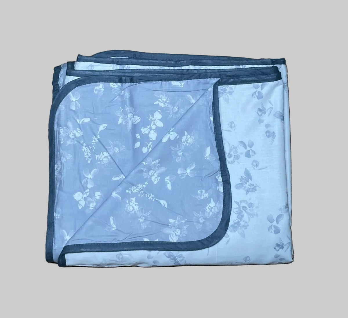 Single dohar - white and blue colour