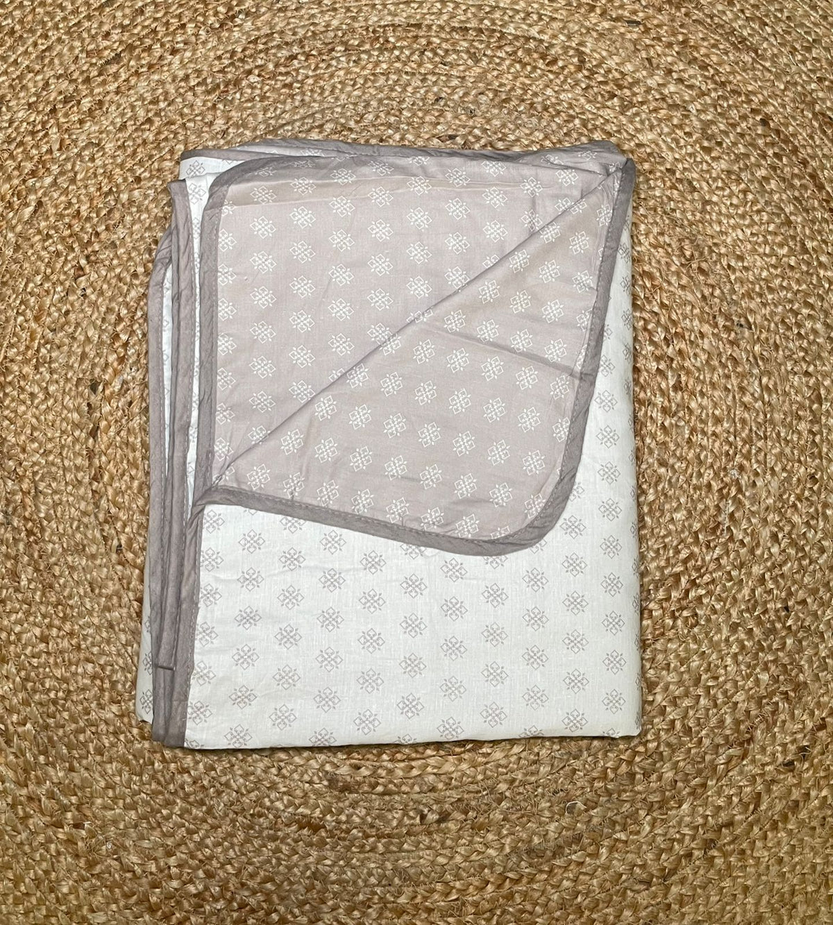 Double dohar - white and brown colour