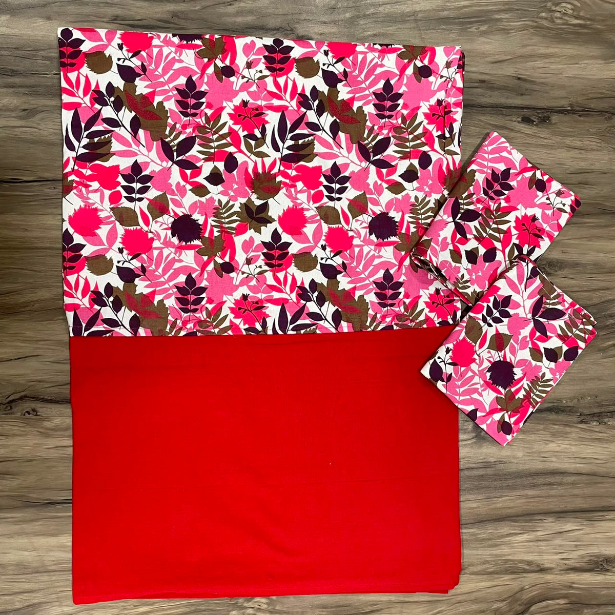 Queen Size Border Bedspread Leaf Red Border